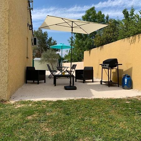 Loue Studio Dans Une Villa Avec Piscine Terrasse Saint-Theodorit ภายนอก รูปภาพ