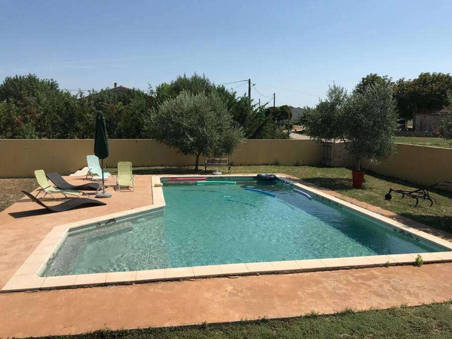 Loue Studio Dans Une Villa Avec Piscine Terrasse Saint-Theodorit ภายนอก รูปภาพ