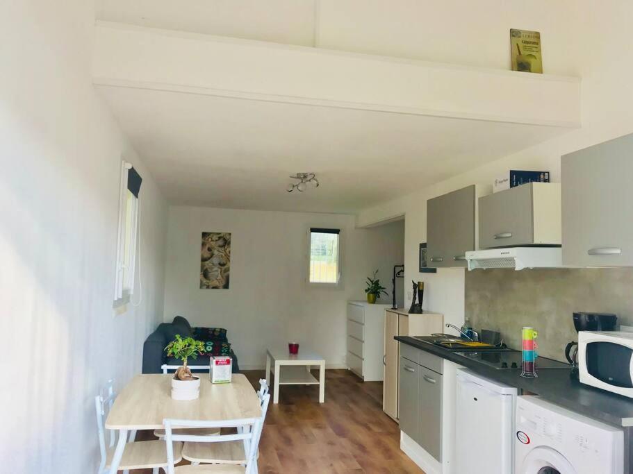 Loue Studio Dans Une Villa Avec Piscine Terrasse Saint-Theodorit ภายนอก รูปภาพ